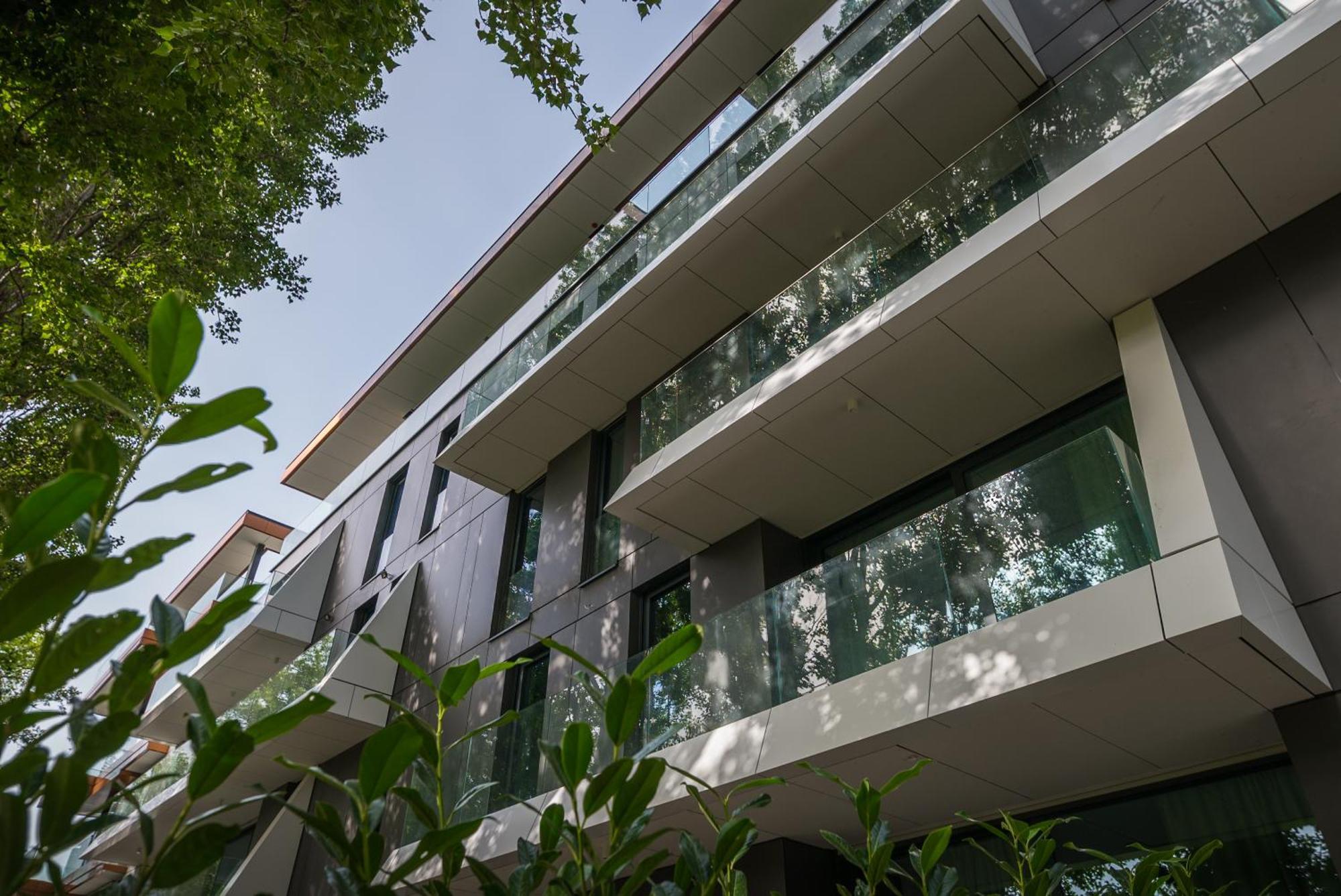 Bj81 Suite Hotel Siofok Exterior photo