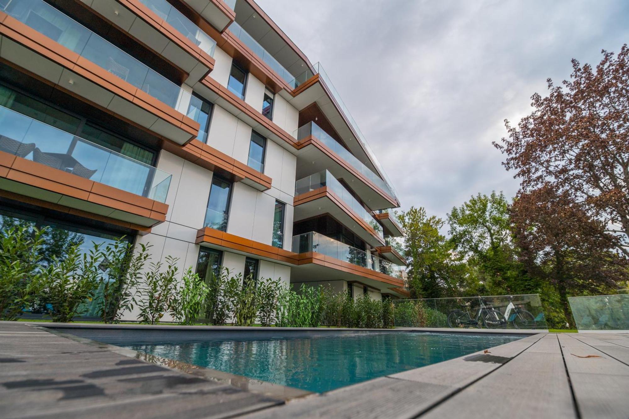 Bj81 Suite Hotel Siofok Exterior photo