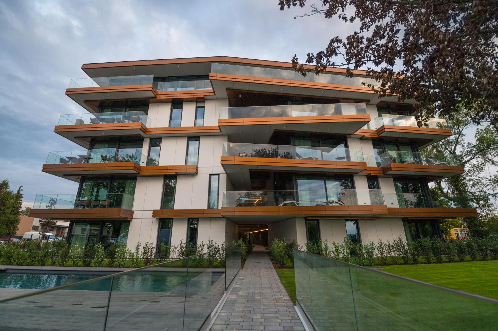 Bj81 Suite Hotel Siofok Exterior photo