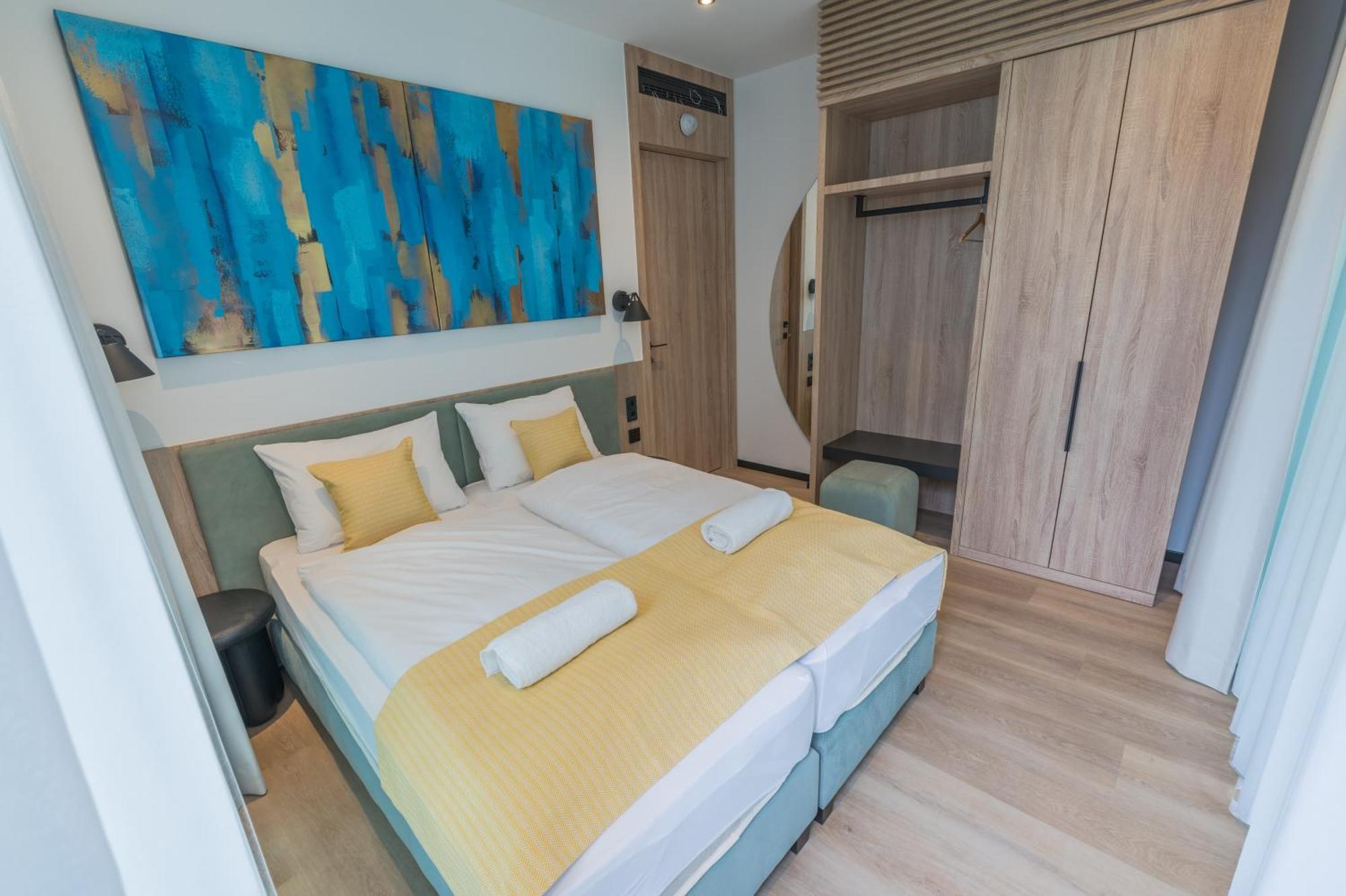 Bj81 Suite Hotel Siofok Exterior photo